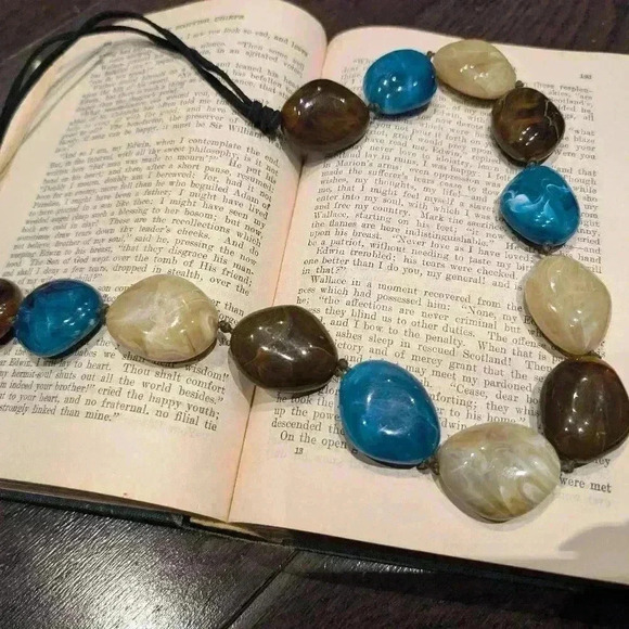 Vintage large  chunky stone blue brown beige necklace - Picture 1 of 7